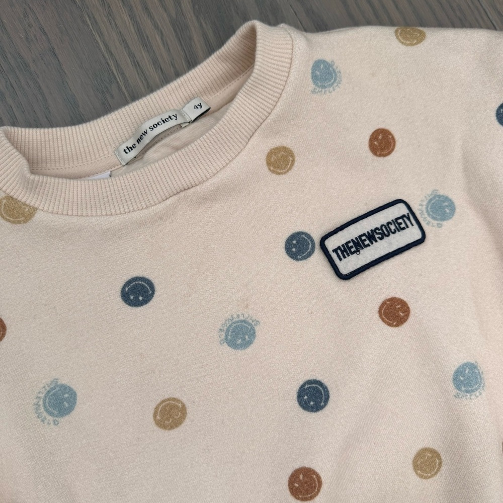 The New Society 4T SmileyWorld Christy Sweatshirt and Jogging Pants SET Neutral - Picture 3 of 11